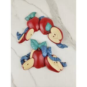 Home Interiors Red Apple Plaque Wall Decor Hanging 1998 Hard Plastic 8 3/4"  x2